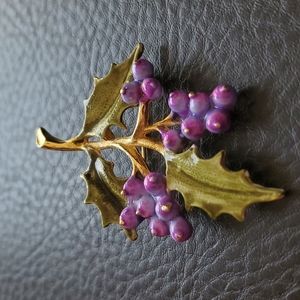 VTG Rafaelian brooch